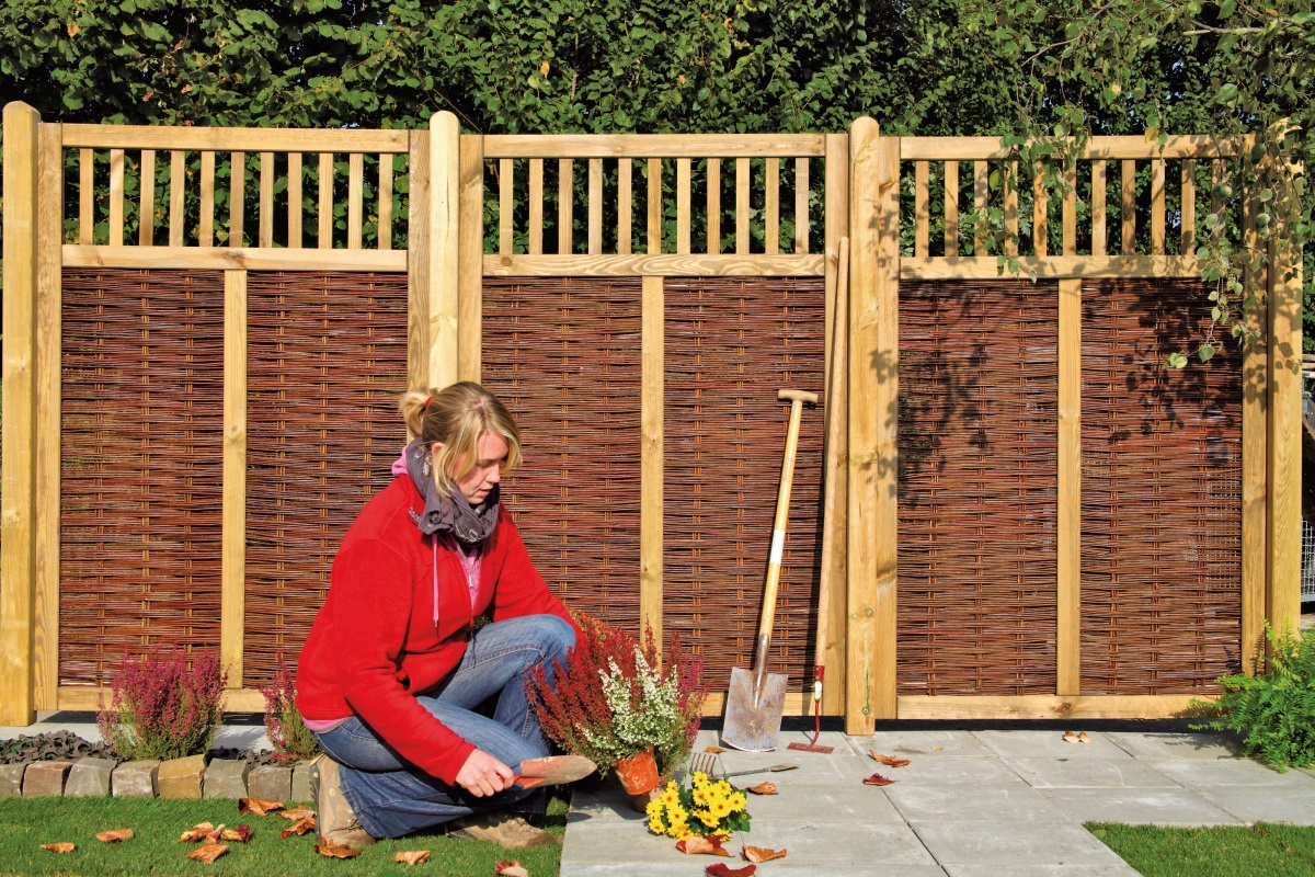 T&J Weidengeflechtzaun VESUV 120x180cm, umlaufender Rahmen braun mit Dekor