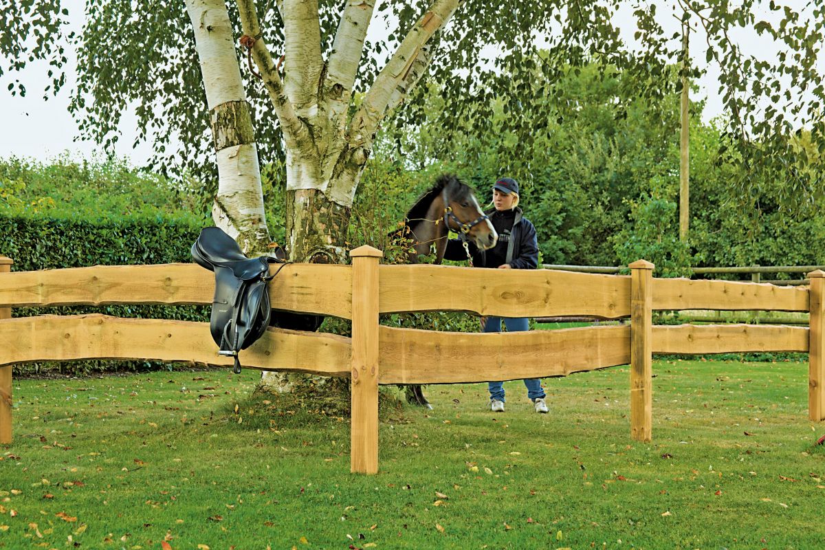 HOSS Bonanza-Zaunbrett sägerauh grün 250 cm